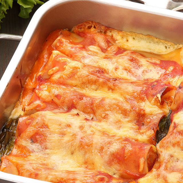 Cheese and spinach manicotti.