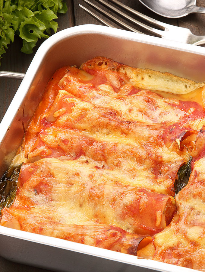 Cheese and spinach manicotti.