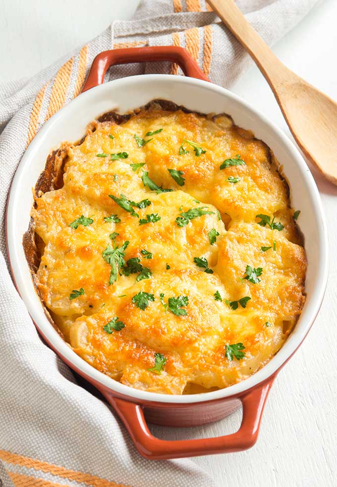 Delicious creamy cheesy potatoes au gratin.