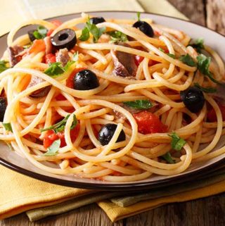 Spaghetti alla puttanesca.